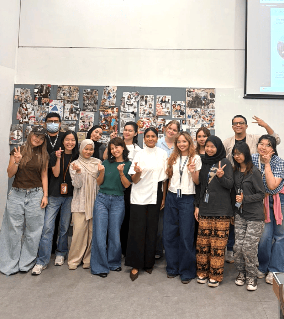 Closed Loop Fashion & Evermos at BINUS University lecturing about upcycling from textile waste.